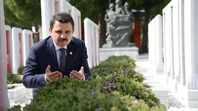 'Aziz milletimizin Çanakkale'de yazdığı destanı 15 Temmuz gecesi bir kez daha tekrarlamıştır'