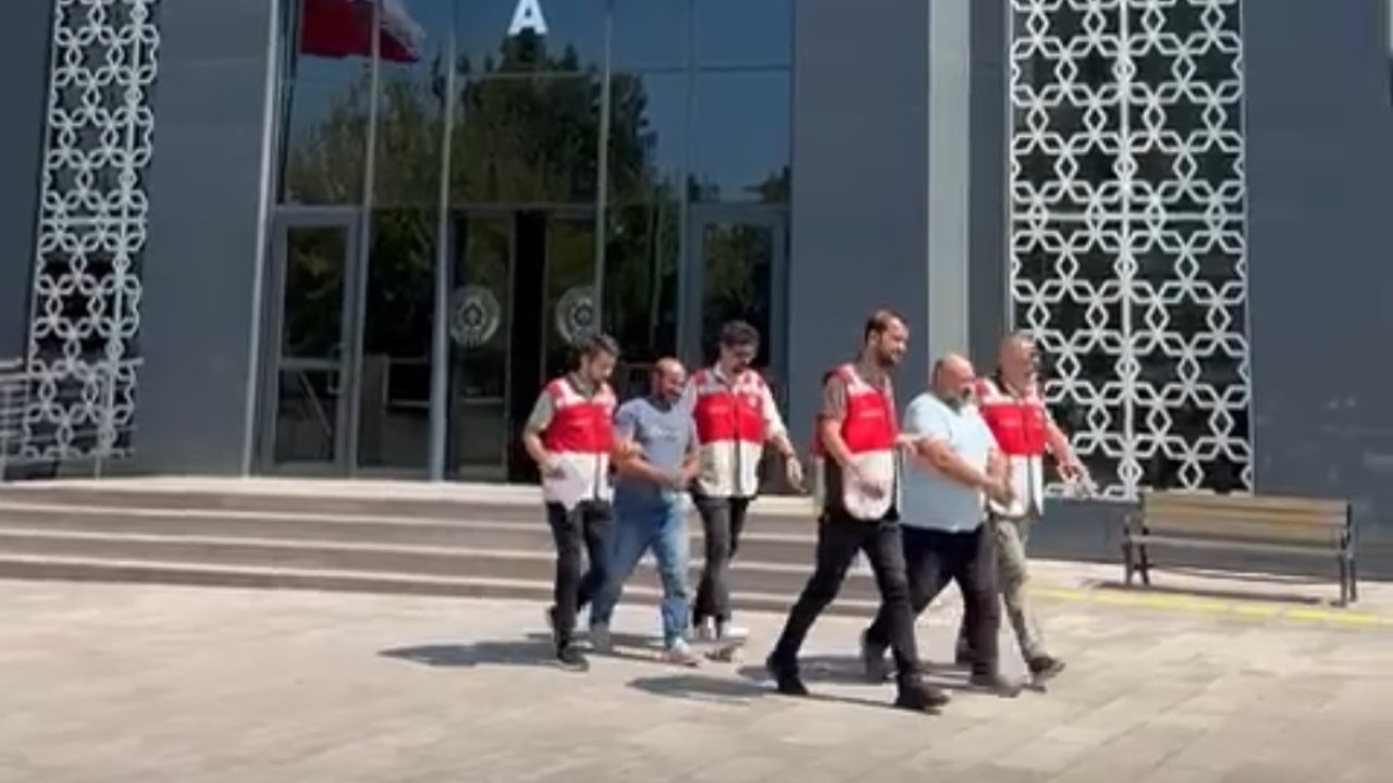 Çanakkale’de 6 ayrı suçtan 58’er yıl kesinleşmiş hapisle aranan 2 kişi yakalandı