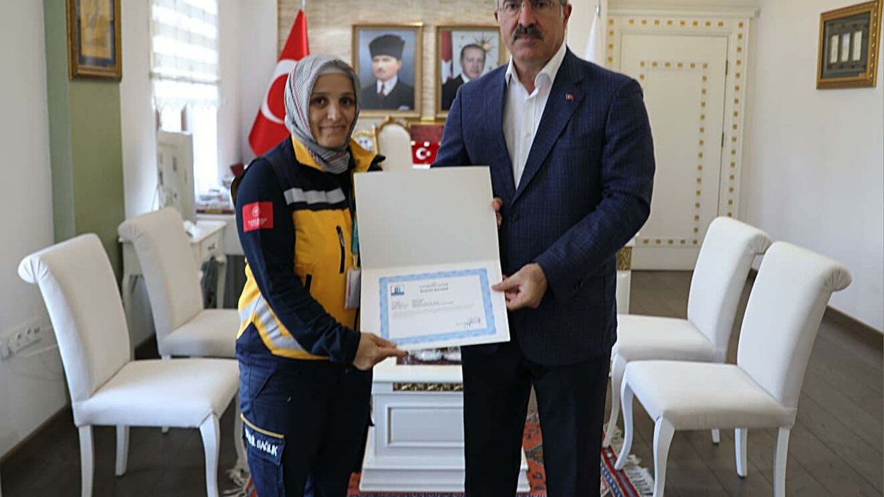 Çanakkale'de boğazına mama kaçan bebek telefonda yapılan tıbbi yönlendirme ile kurtarıldı