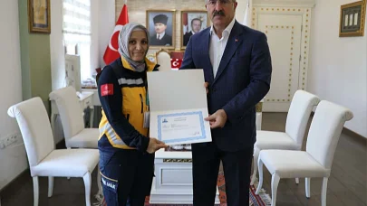 Çanakkale'de boğazına mama kaçan bebek telefonda yapılan tıbbi yönlendirme ile kurtarıldı