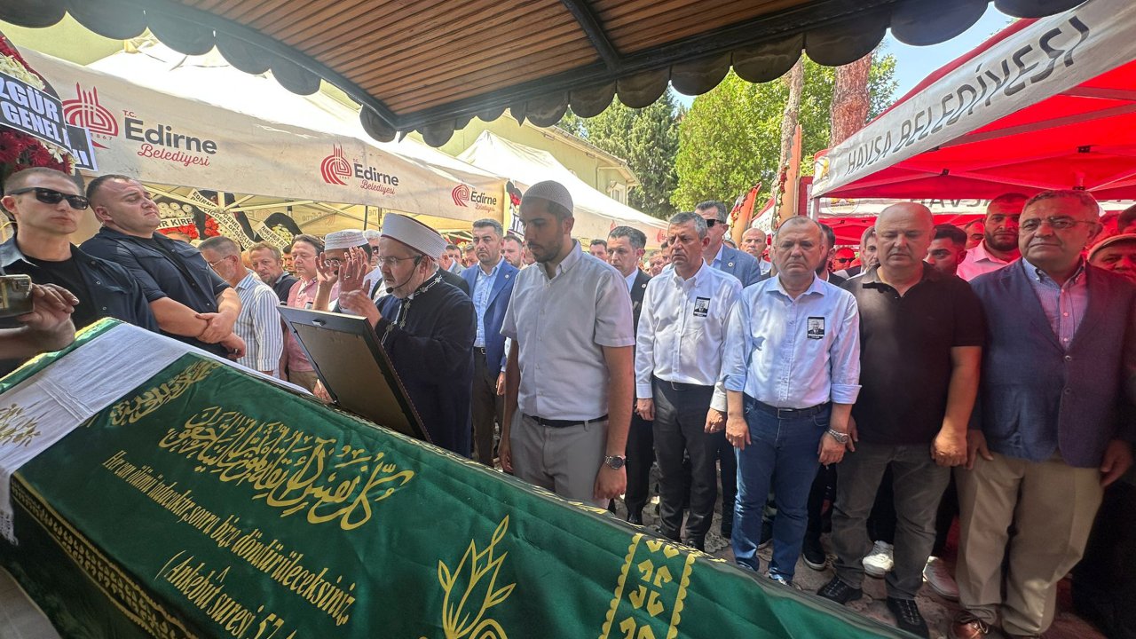 CHP lideri Özgür Özel, Edirne’de cenaze törenine katıldı
