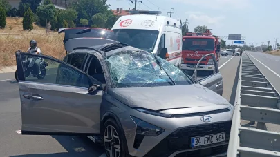 Edirne’de 2 otomobilin çarpıştığı kaza kamerada; 6 yaralı