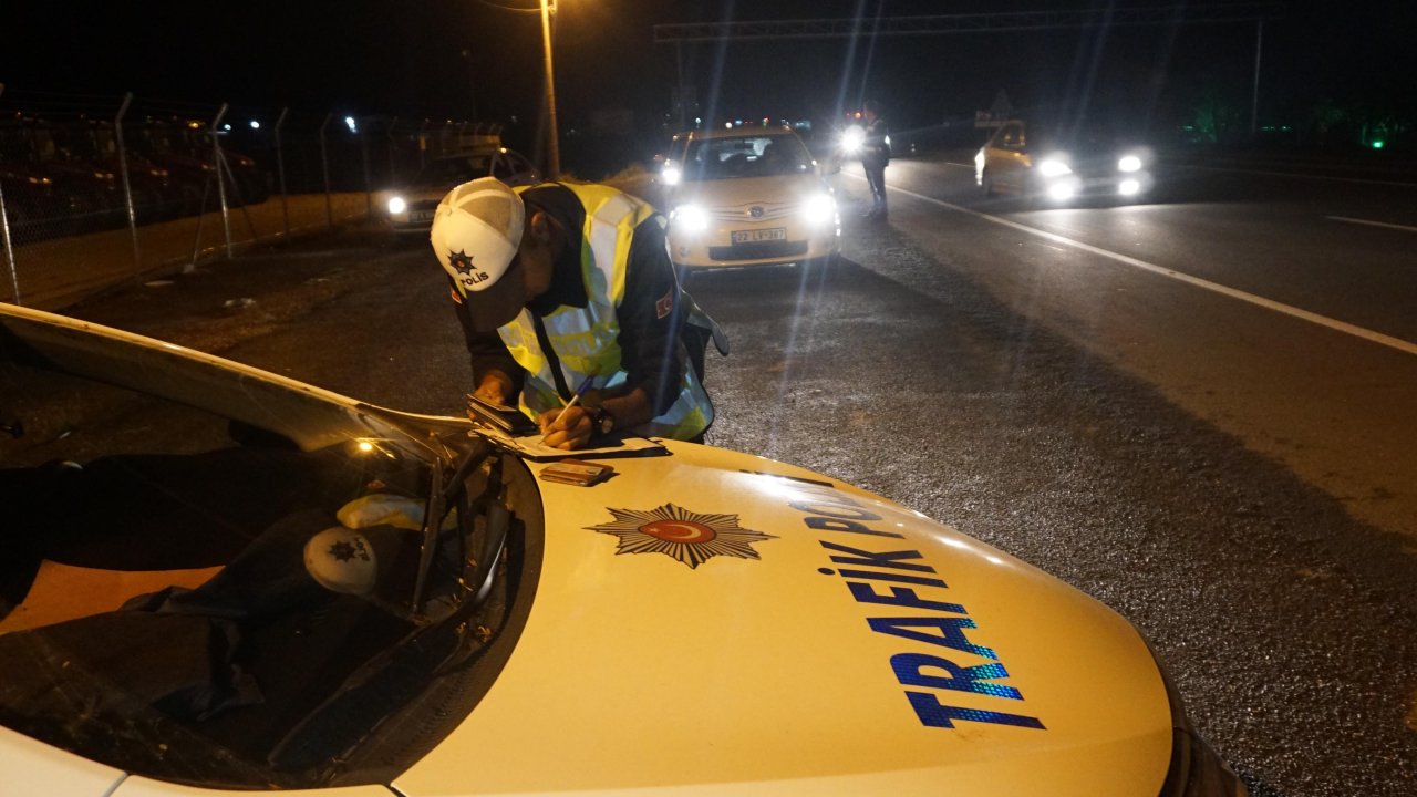 Edirne’deki trafik denetimlerinde 79 sürücüye 348 bin 569 lira ceza
