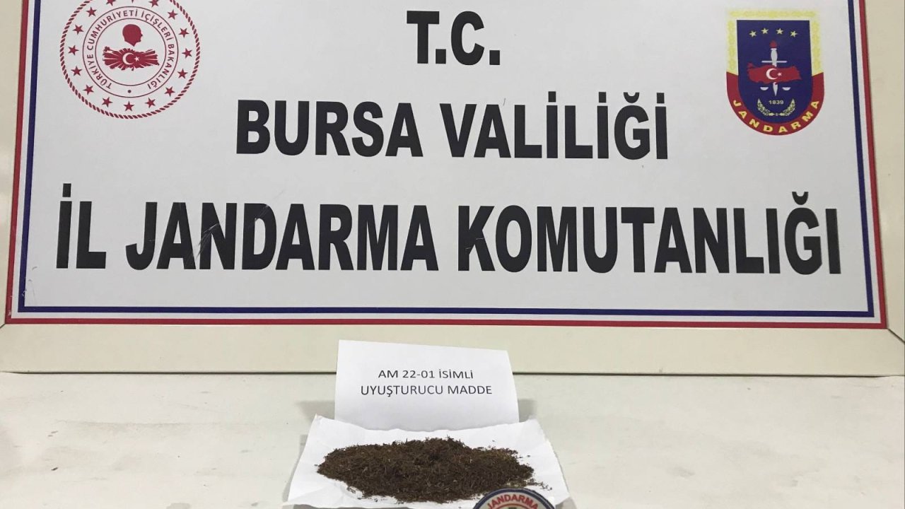 Jandarmadan kaçan şüphelide uyuşturucu bulundu