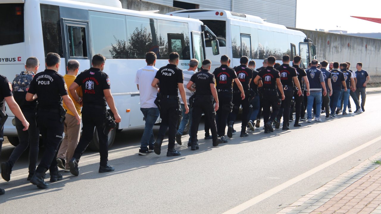 Kocaeli merkezli 19 ilde dolandırıcılık operasyonu; 38 gözaltı