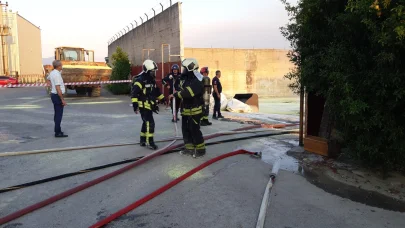 Kocaeli’de kükürt deposunda korkutan yangın