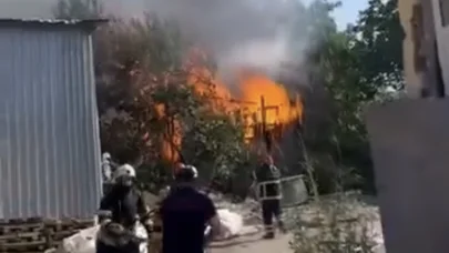 Kocaeli’deki yangında ahır kullanılamaz hale geldi