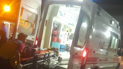 Minibüs ile çarpışan motosikletin sürücüsü ağır yaralandı