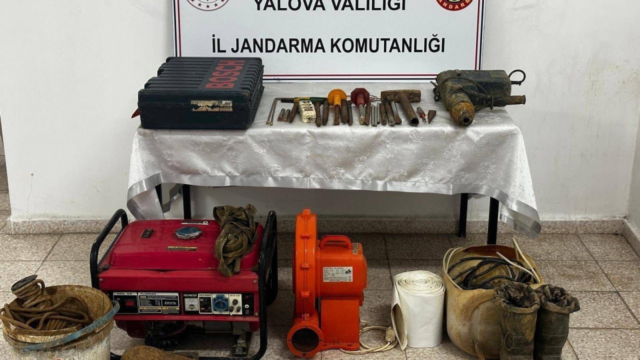Ormanda kaçak kazı yapan 3 şüpheli suçüstü yakalandı