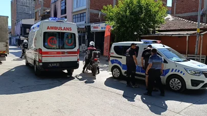 Parkta bıçakladığı kocasını elektrikli bisikletle hastaneye götürdü