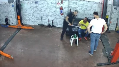 Sakarya- Tartıştıkları kişiyi levye ile döven 2 şüpheli tutuklandı /Video eklendi