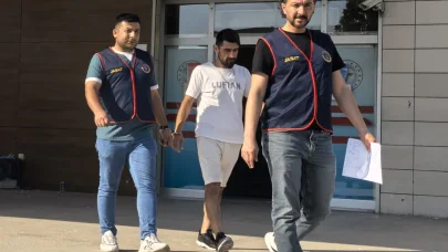 Uyuşturucu hükümlüsü kafede çay içerken yakalandı