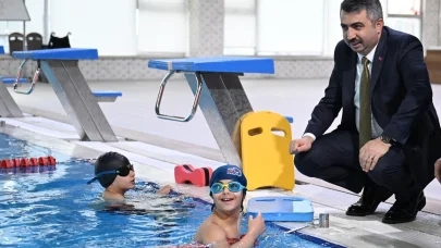 Yıldırım’da çocuklar yaz tatilini yüzme kursunda değerlendiriyor