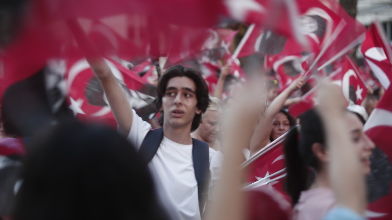 Bursa'da '30 Ağustos' coşkusu fener alayıyla kutlandı