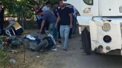Bursa'da motosiklet ile kamyon çarpıştı; 2 yaralı