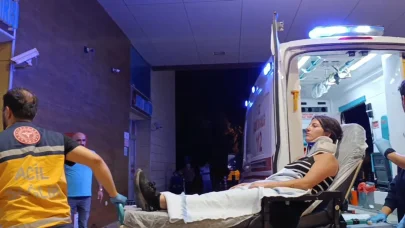 Bursa'da otomobil ile hafif ticari araç çarpıştı; 3 yaralı