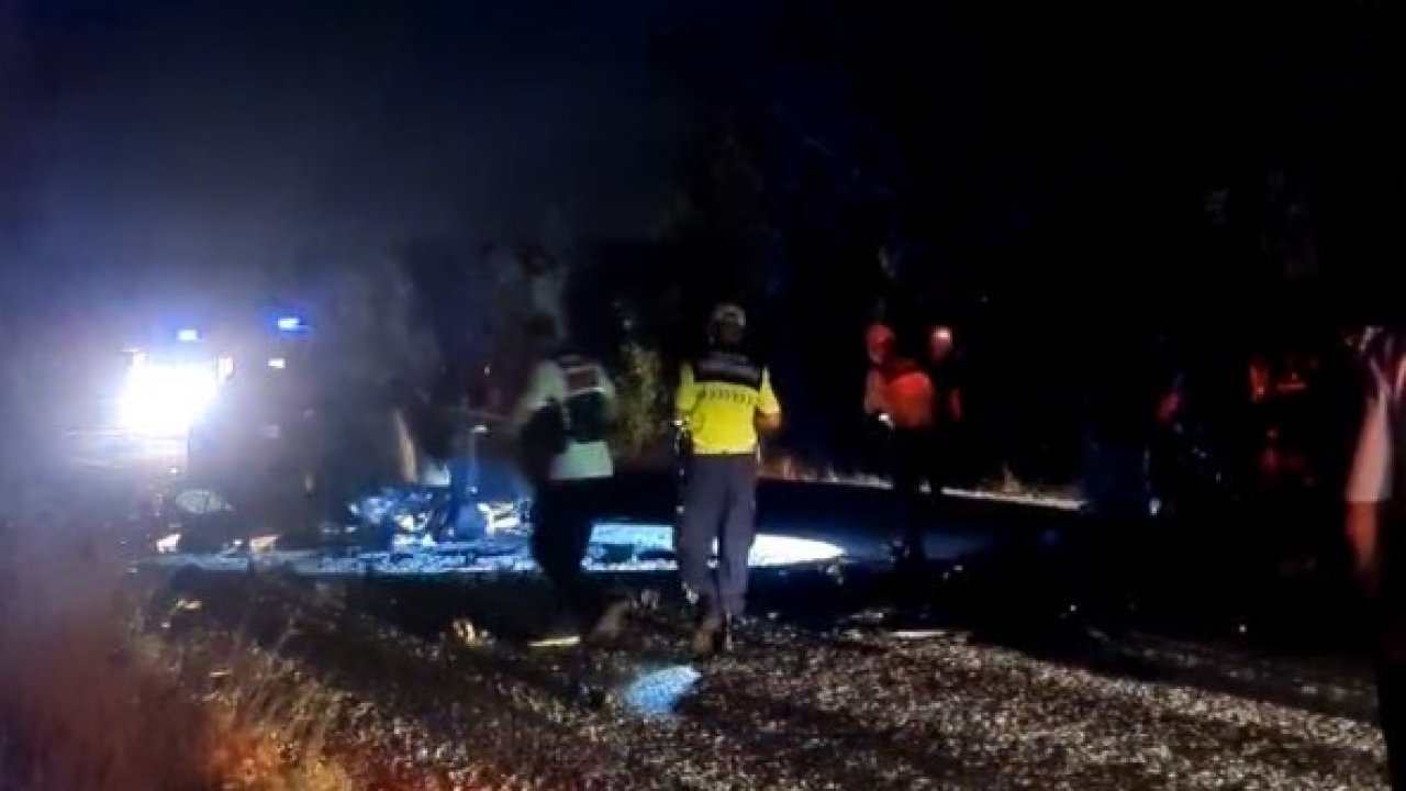 Çanakkale’de iki otomobil çarpıştı: 6 ölü