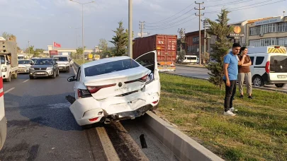 Ciple çarpışan otomobildeki çift yaralandı