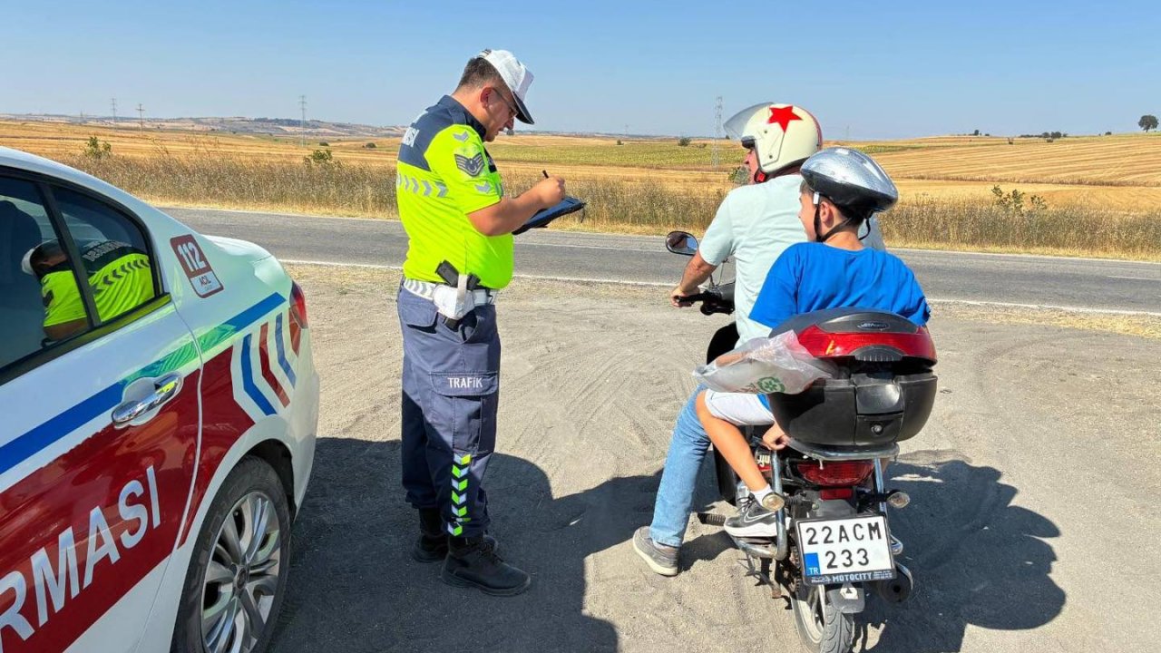 Edirne’de jandarma motosikletleri denetledi