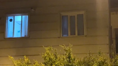 Evde birlikte gördüğü yeğenini bıçakladı, erkek arkadaşını sandalye ile darbetti