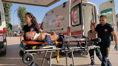 Fabrikada taşıma bantları arasına sıkışan işçi ağır yaralandı