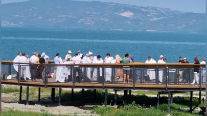 Fransa'dan gelen 42 akademisyen, İznik'te ayin yaptı