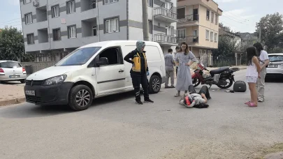 Hafif ticari araçla çarpışan motosikletin sürücüsü yaralandı