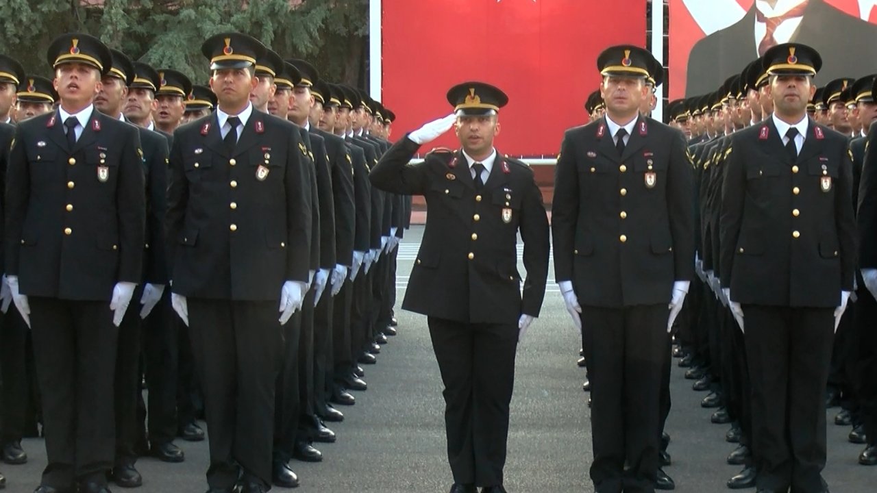 Işıklar Askeri Lisesi’nden mezun olan astsubaylar için mezuniyet töreni