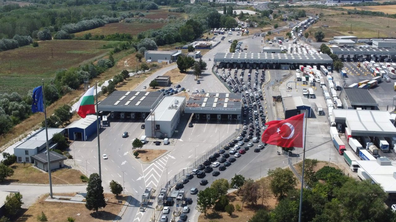 Kapıkule'de gurbetçilerin hüzünlü dönüşü