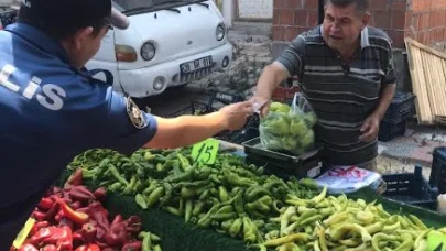 Karacabey’de polis dolandırıcılığa karşı broşür dağıttı