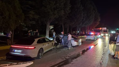 Kocaeli’de 2 otomobil çarpıştı: 4 yaralı