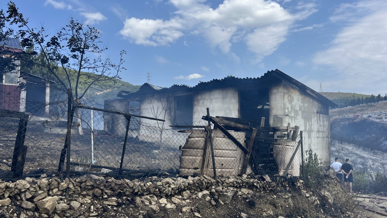 Kocaeli'deki ot yangını söndürüldü