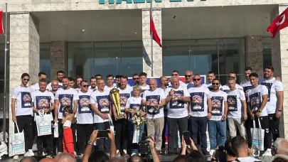 Nilüfer Belediyespor, Süper Kupa coşkusunu taraftarıyla kutladı