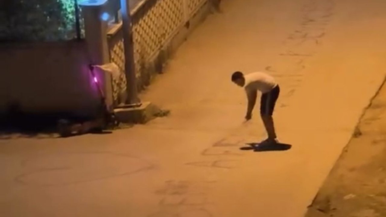 Sevgilisine özür mesajını suyla sokağa yazdı; benzin sanıp polisi aradılar