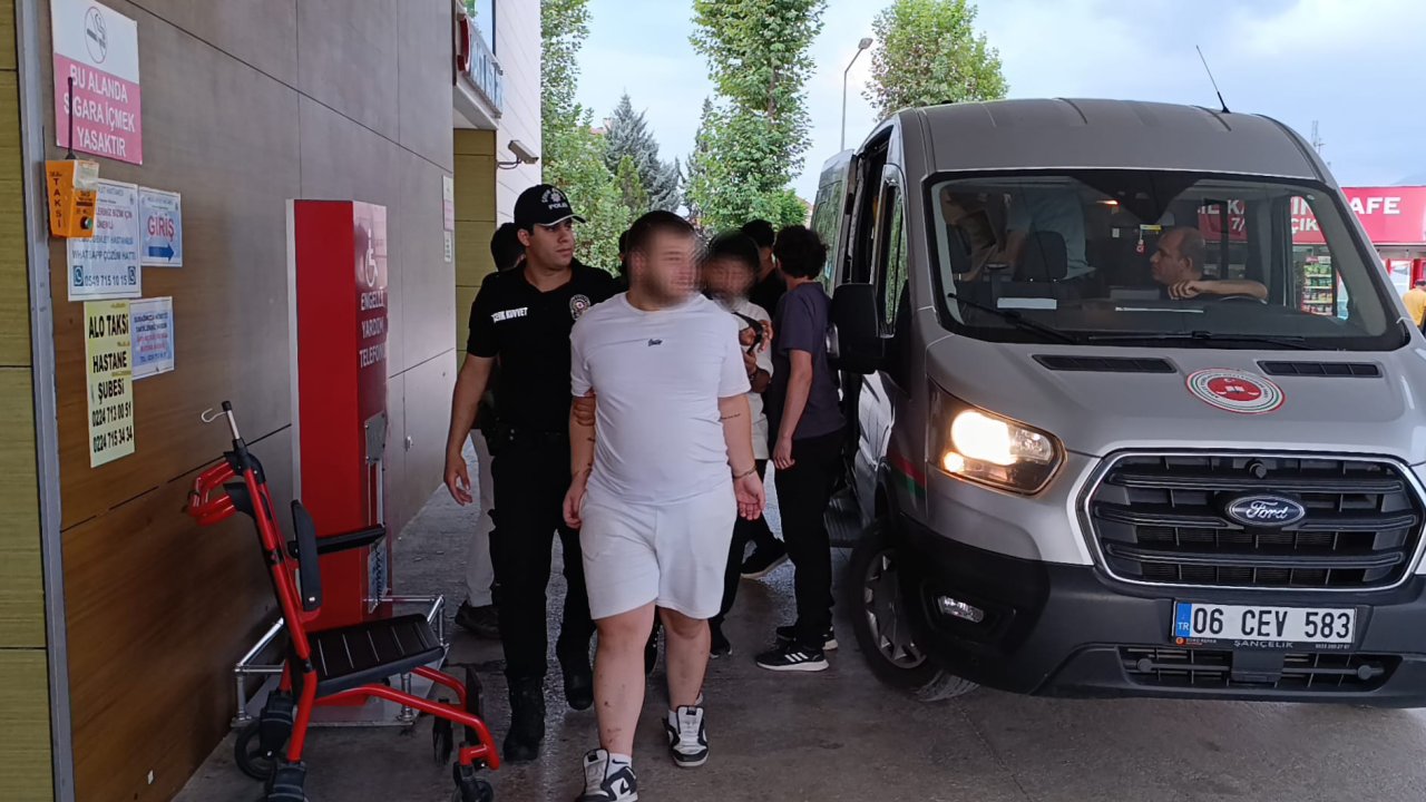Silah zoruyla kaçırıp, el koydukları banka kartından 8 bin TL çektiler; 6 tutuklama