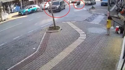 Sinyal vermeden dönen hafif ticari araca çarpan motosikletin sürücüsü yaralandı