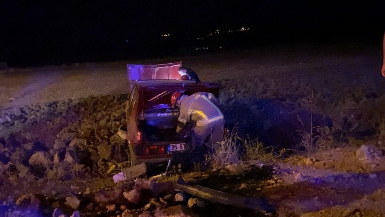Tartıştığı damadının otomobiliyle kaçarken tarlaya uçtu