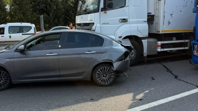TEM’de 5 aracın karıştığı zincirleme kaza trafiği aksattı