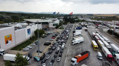 Türkiye’de tatillerini tamamlayan gurbetçilerin, dönüş yolculuğu başladı
