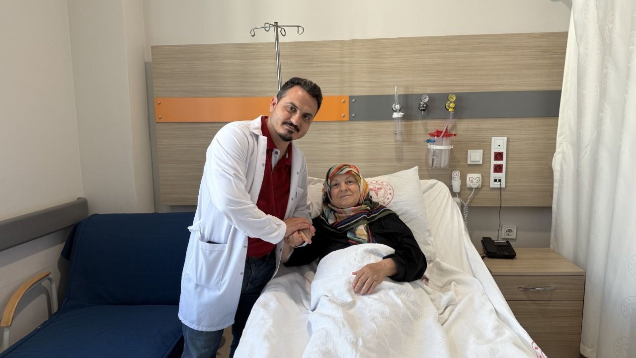Yalova’da kadın hastanın beyin anevrizması, kapalı yöntemle tedavi edildi