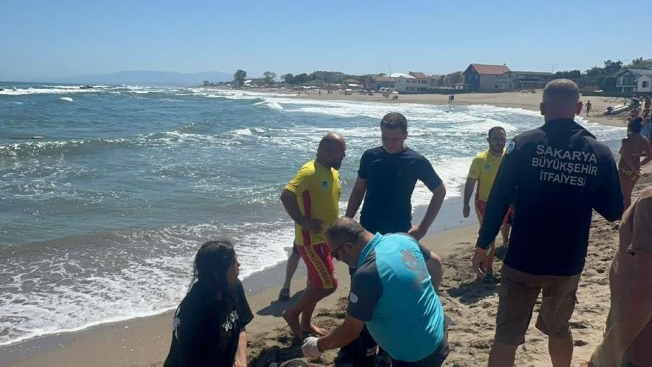 Yasağa rağmen denize açıldılar; son anda boğulmaktan kurtarıldılar