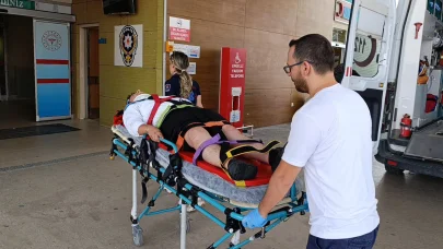 Yolcu otobüsü, TIR'a çarptı; 1 yaralı