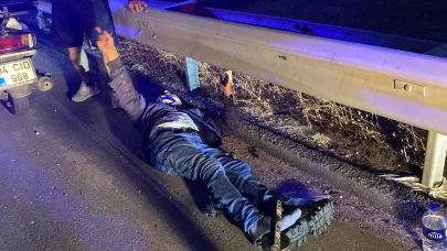 Yoldaki takoza çarpan motosiklet sürücüsü yaralandı