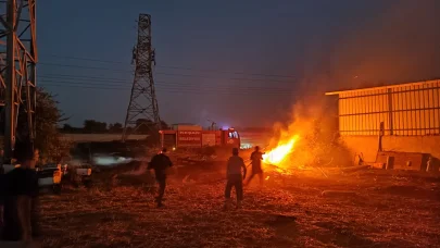 Yüksek gerilim hattından sıçrayan kıvılcımlar yangın çıkardı