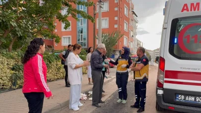 Açıkta bırakılan kabloya takılıp düşünce yaralandı