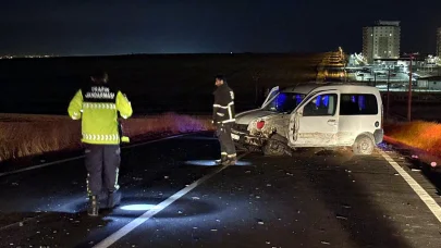 Alkollü sürücünün kullandığı araç, 2 otomobile çarptı; 3 yaralı
