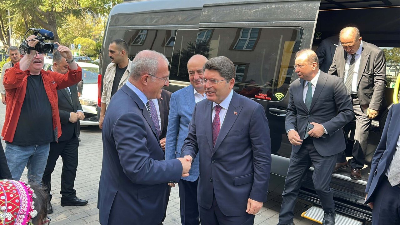 Bakan Tunç: Darbe anayasasının değişmesi lazım