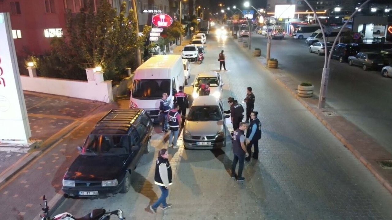 Balıkesir'de aranan 9 kişi yakalandı