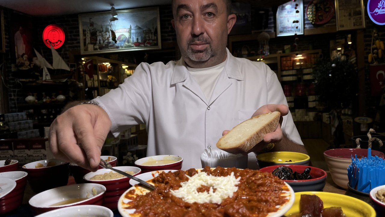 Balkan mutfağının vazgeçilmezi 'lütenitsa' Bursa'da üretiliyor
