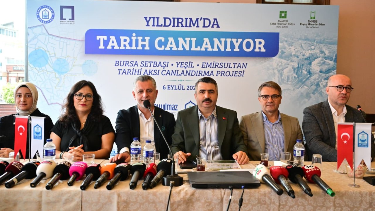Belediye Başkanı Yılmaz, 'Setbaşı ve Yeşil Emirsultan tarihi yaya aksı canlandırma projesini' tanıttı